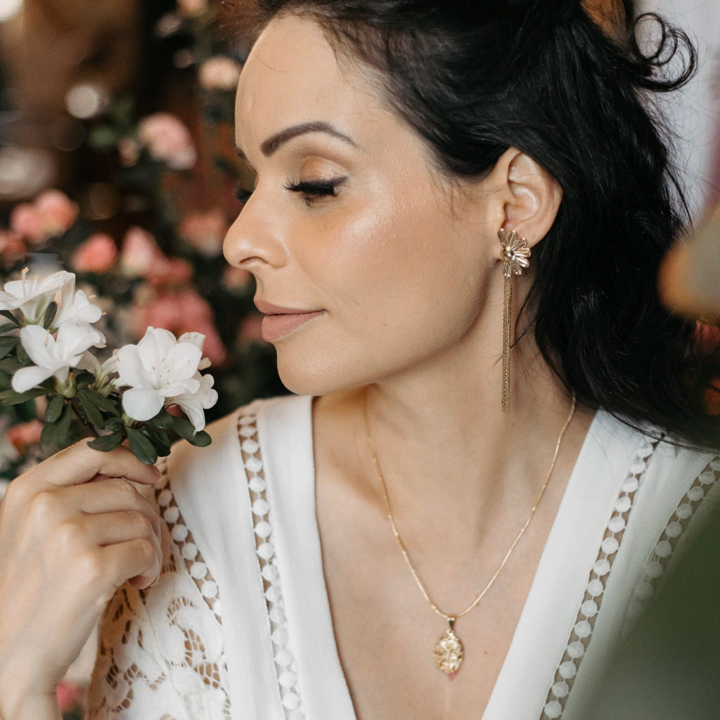 Golden Thread Daisy Earrings